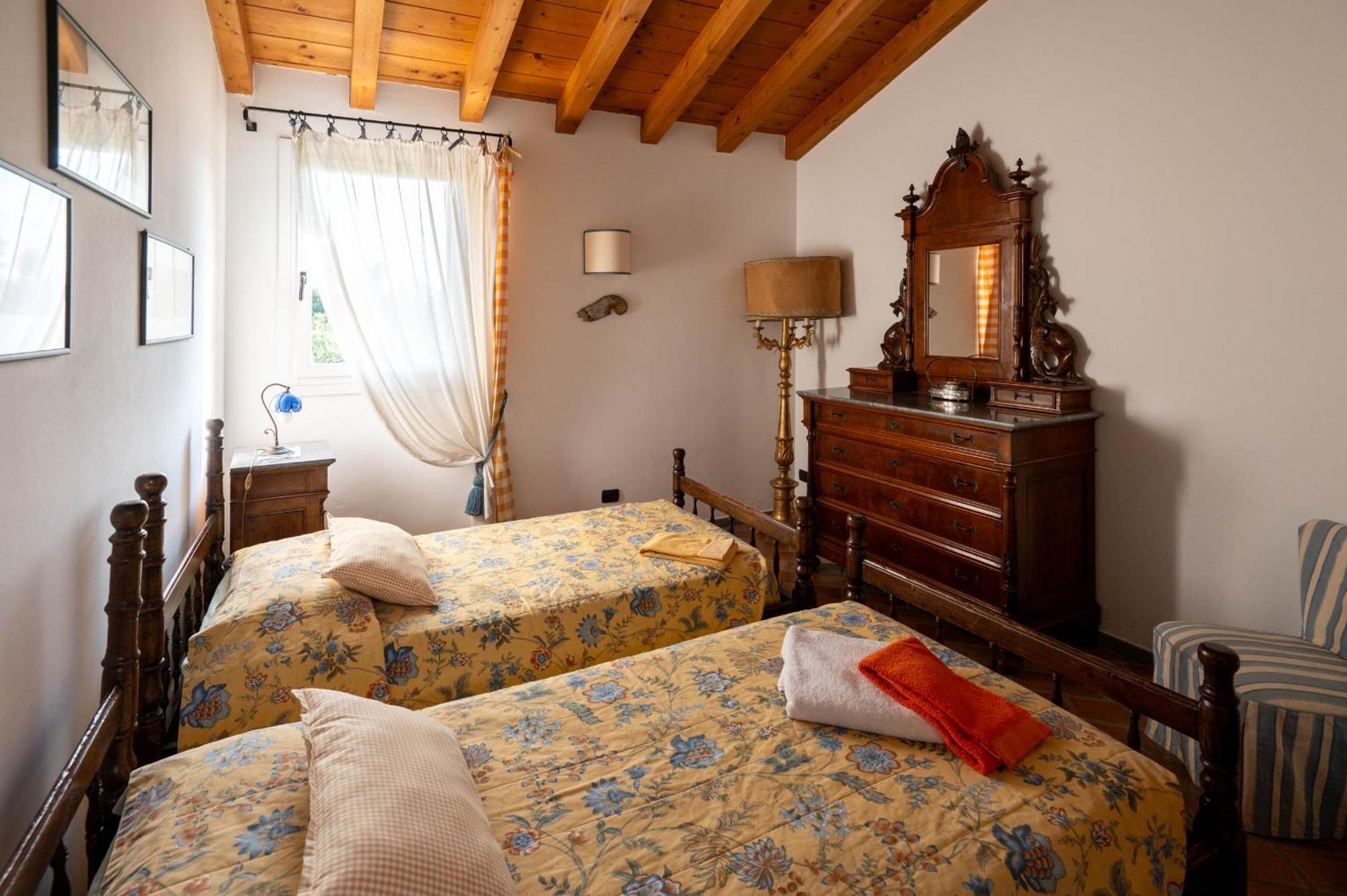 Agriturismo Terre Bianche 테올로 외부 사진